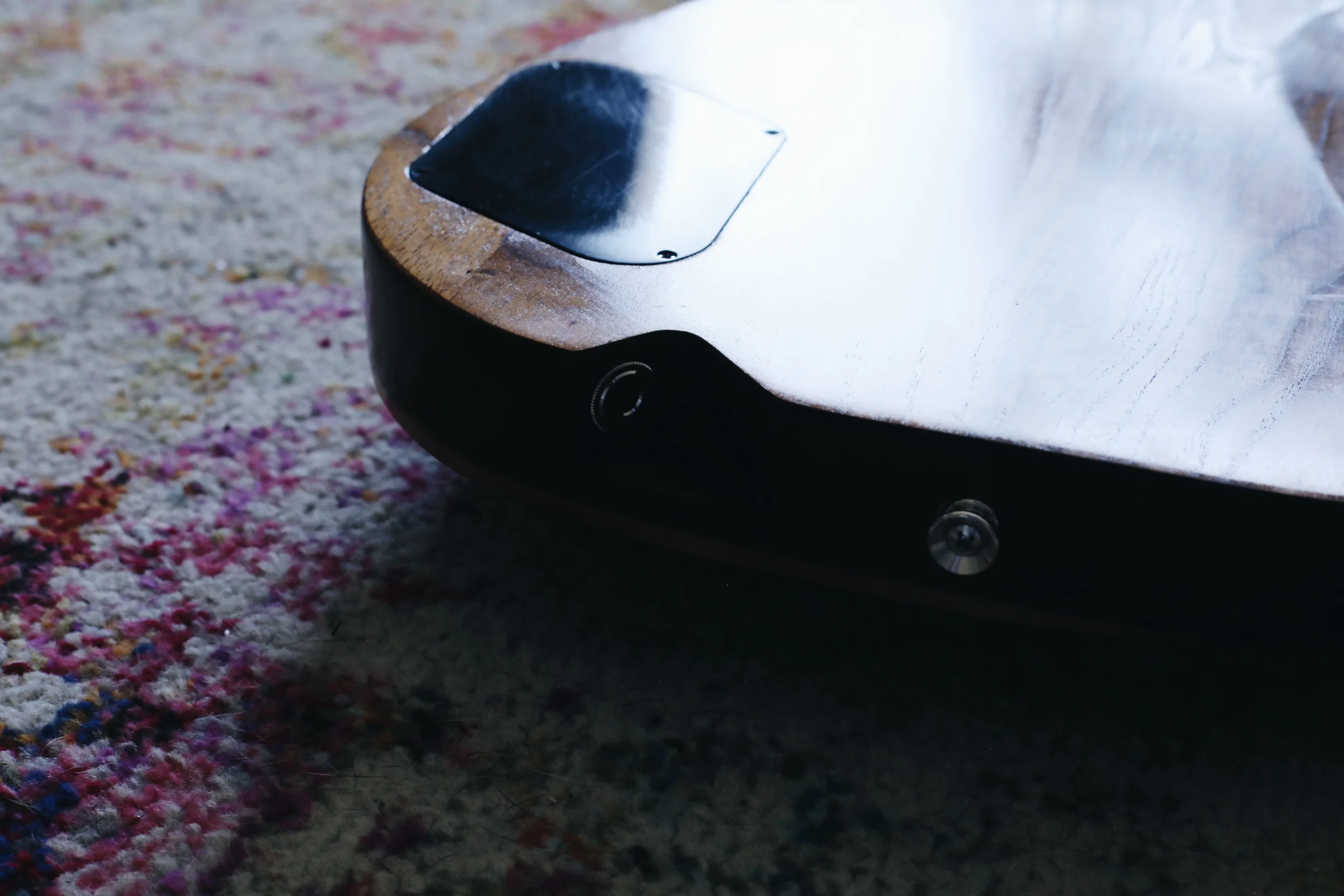 Clarus | Honey Burst — detail